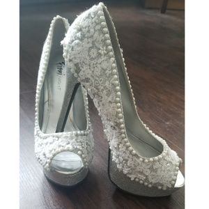 Size 9 Silver and lace Bridal shoes